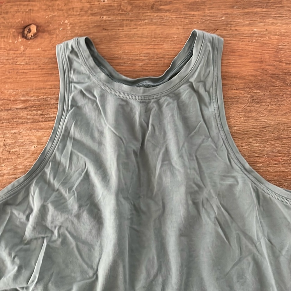 Lululemon tank top